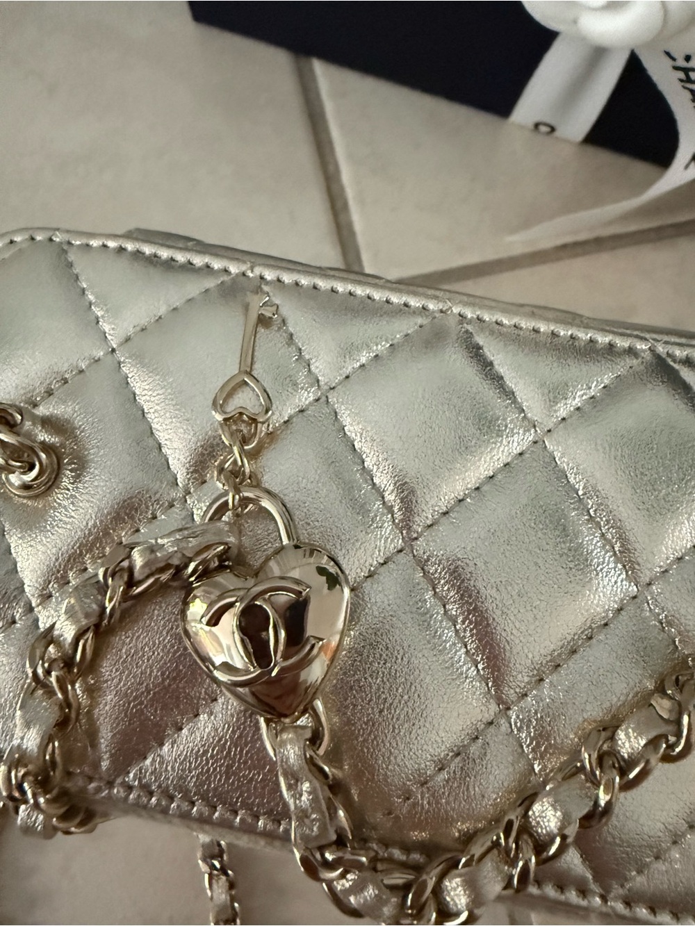 Chanel Quilted Metallic Gold Crossbody Vanity Case from 26/27 cruise collection - Picture 3 of 5